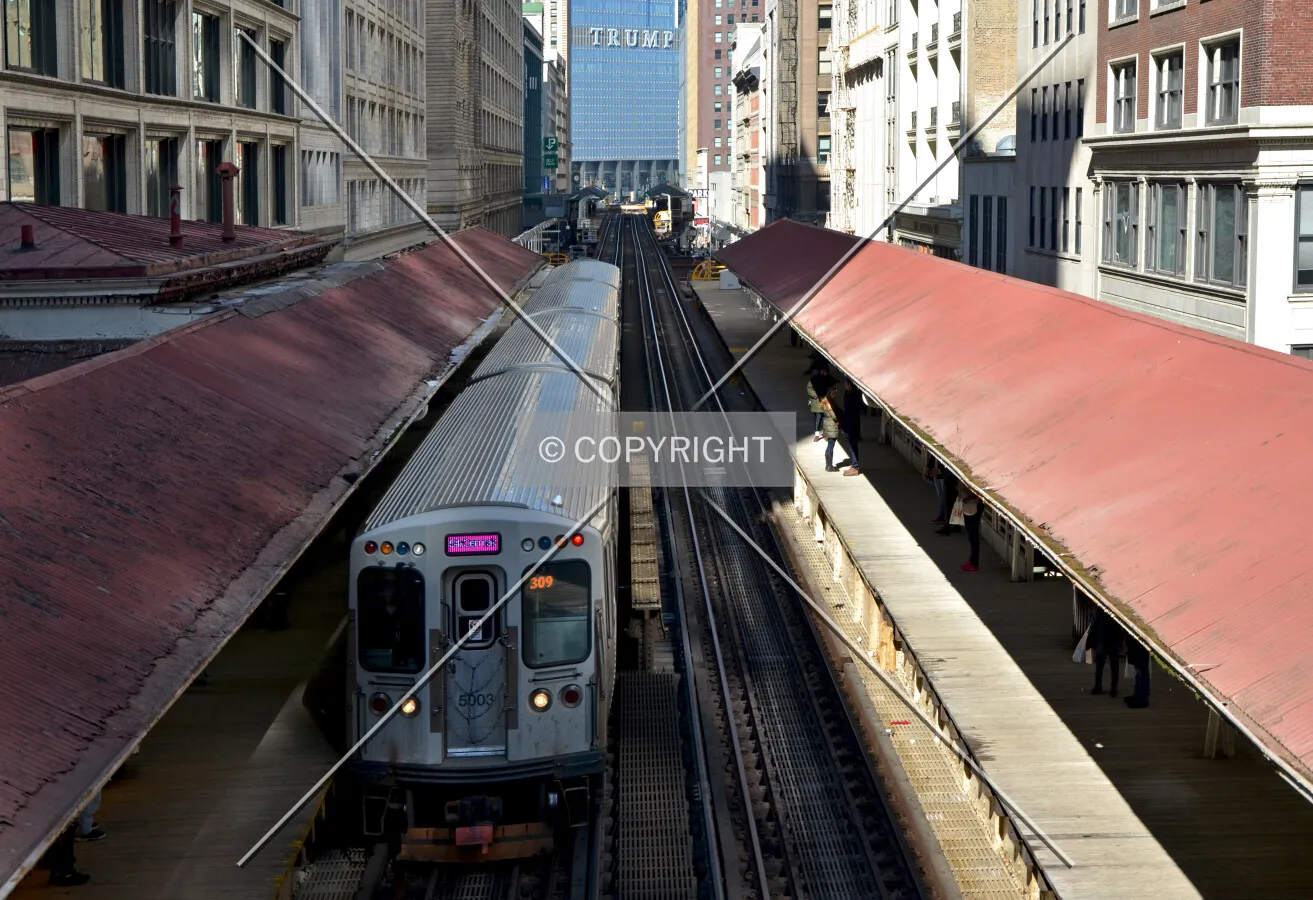 Looking north from the transfer bridge between the eastern and western platforms; March 7, 2015.