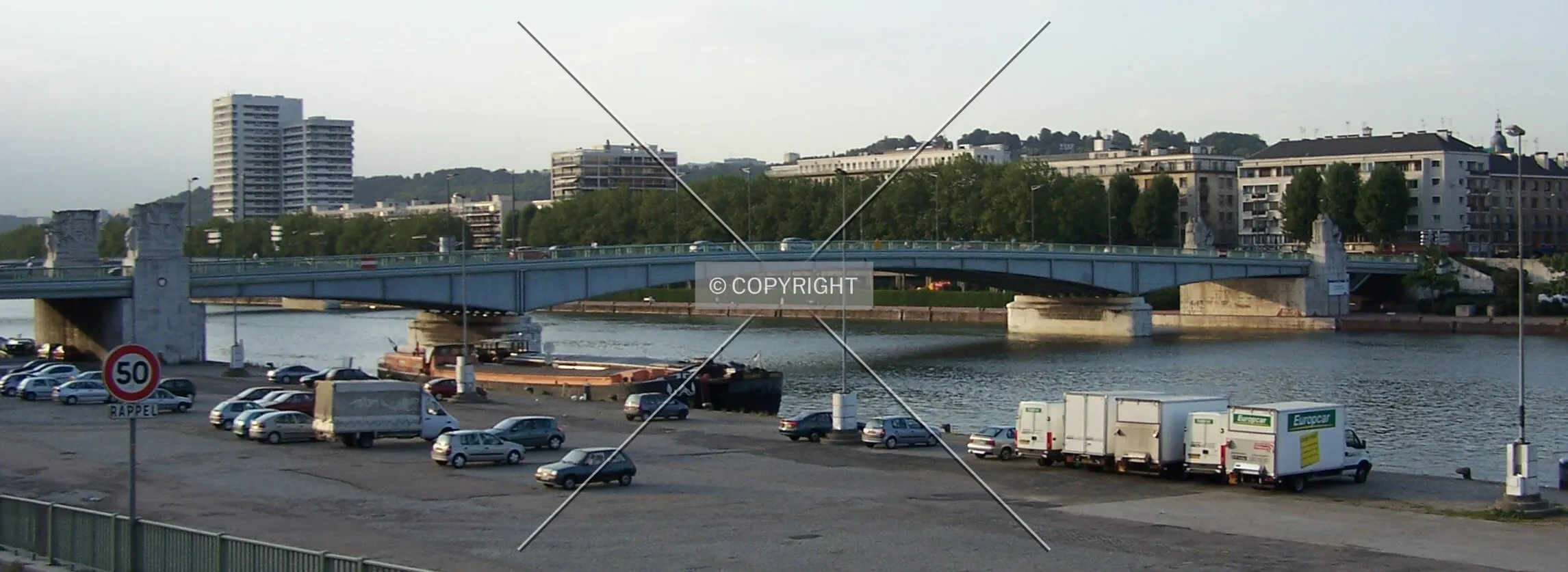Face est vue depuis le Quai Jean Moulin