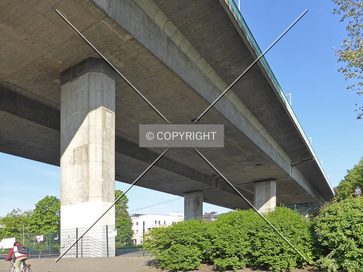 Photo 716-056-592