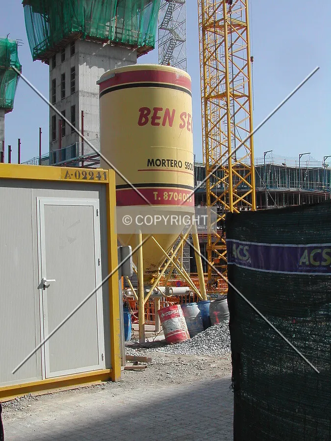 Concrete silo