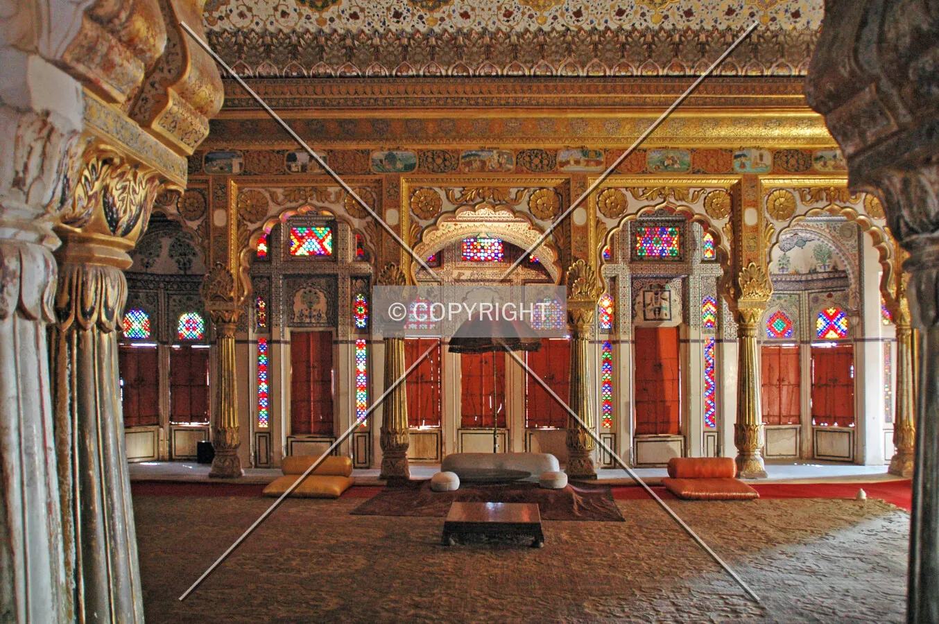Phool Mahal interior