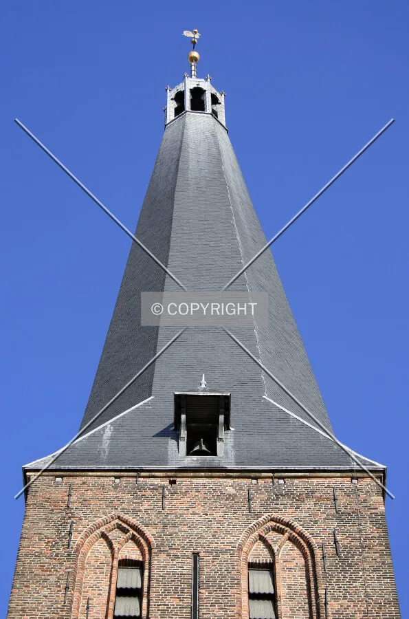 The leaning top as seen from Lievevrouwestraat