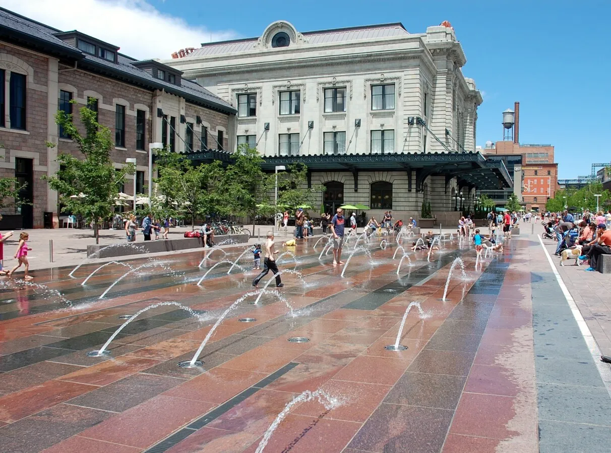 Water feature in Wynkoop Plaza