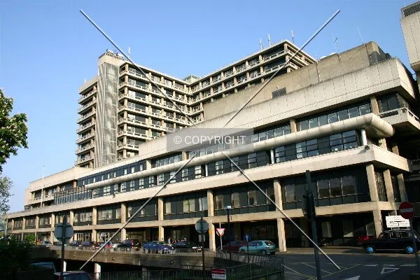 View towards the entrance area from Pond Street