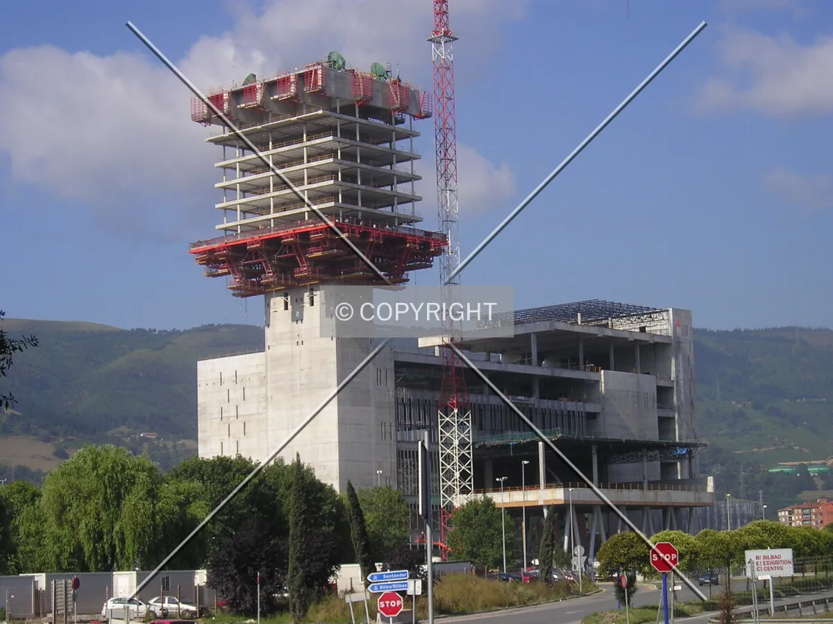 View of the tower and Congress Centre under construction