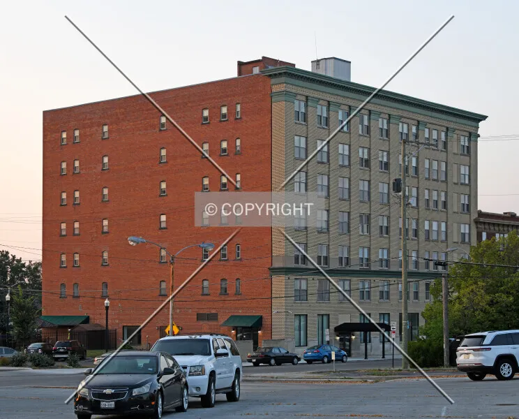 Photo 723-057-835