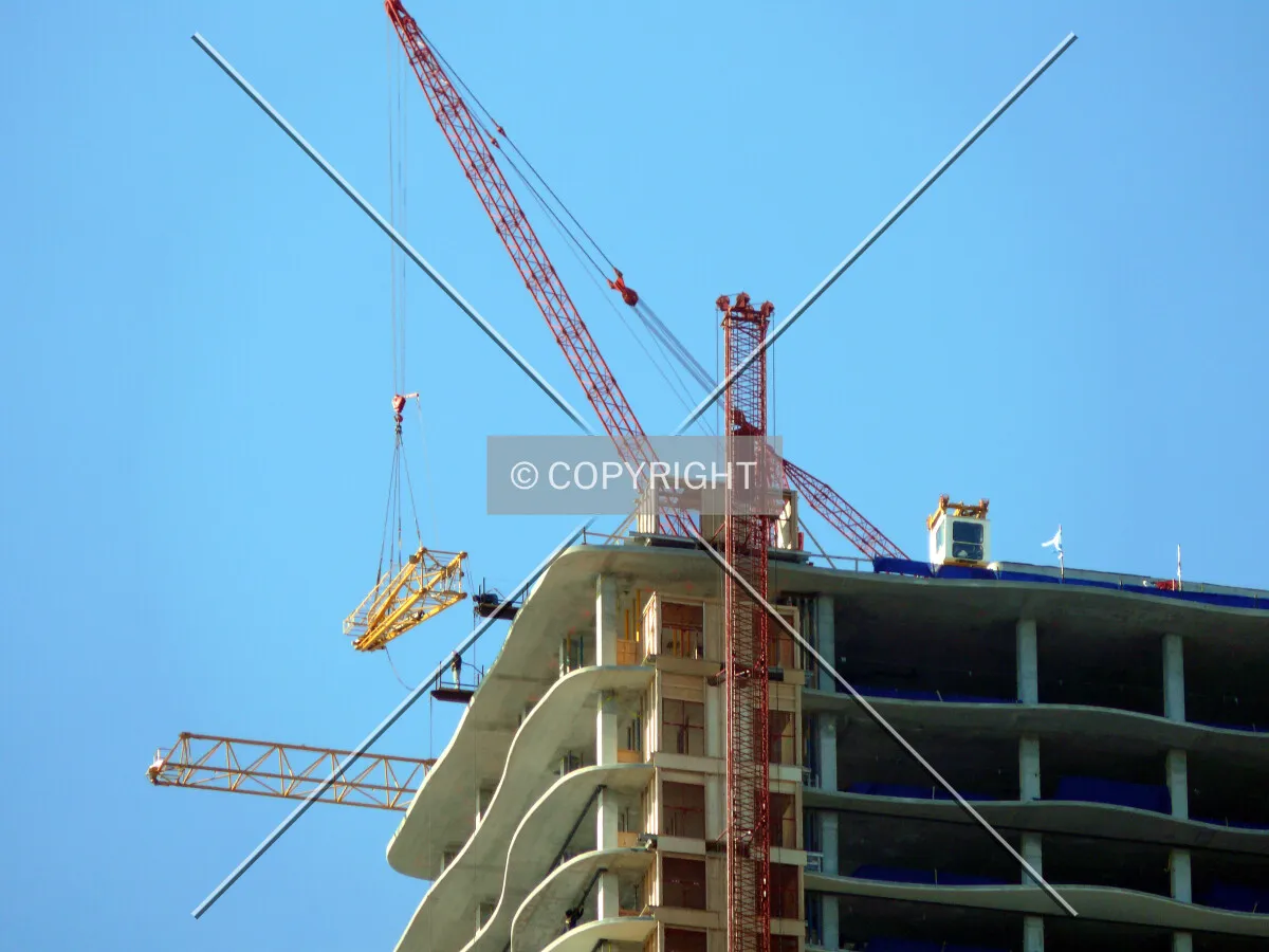 Dismantling and removing the tower crane