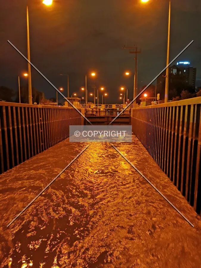 The lock at night