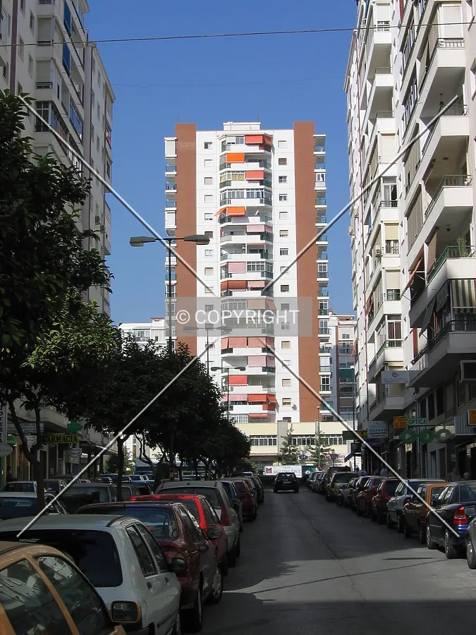 View from the east, looking along Avenida de San Sebastián