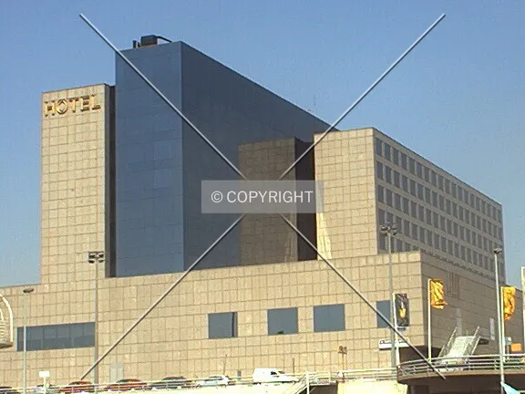 View of the building from España Industiral Park