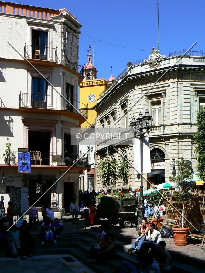 Avenida Juárez as seen from the southeast