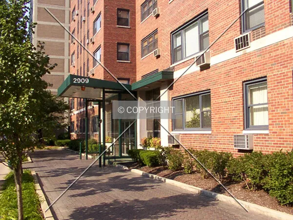 Entrance on Sheridan Road