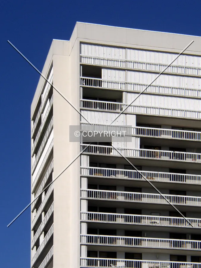 Detail of the top floors of the southeastern corner
