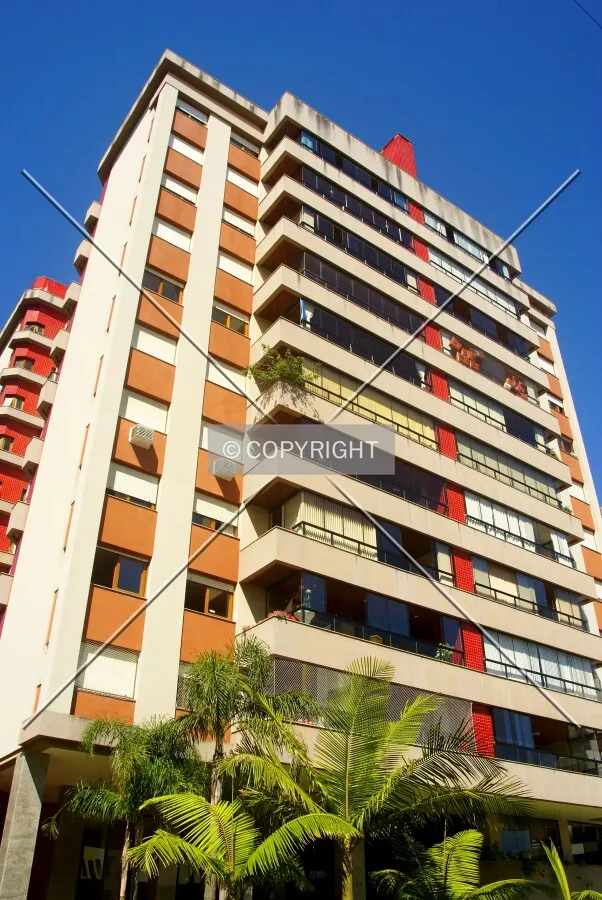 Looking up from across Osvaldo Aranha Street
