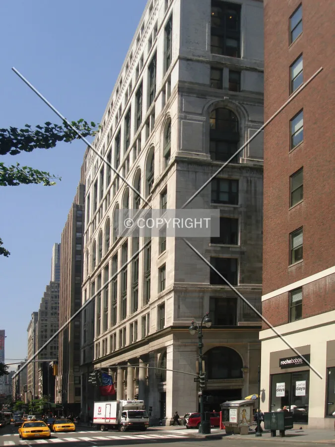 Photo 735-340-702