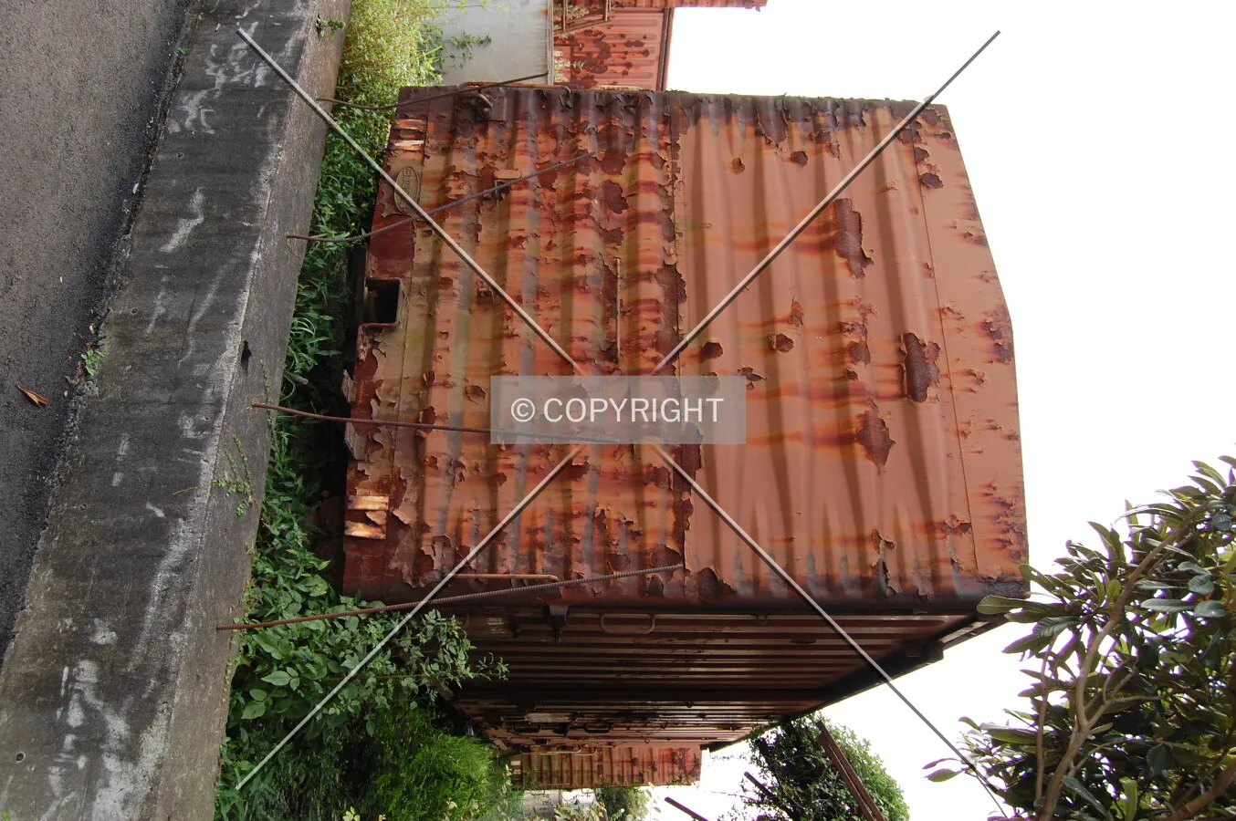 Photo 735-939-379
