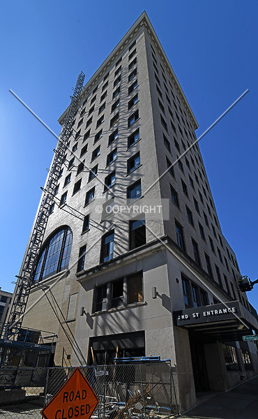 Photo 737-327-048