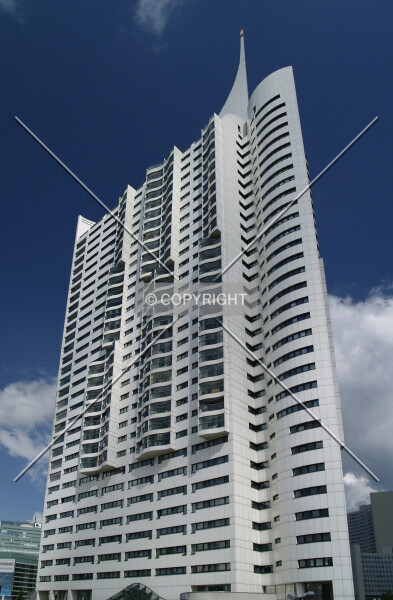 Photo 737-589-936