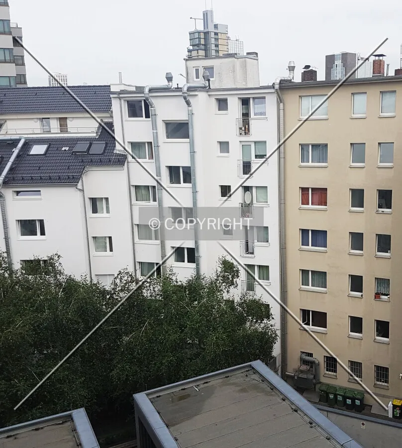 Photo 737-677-807