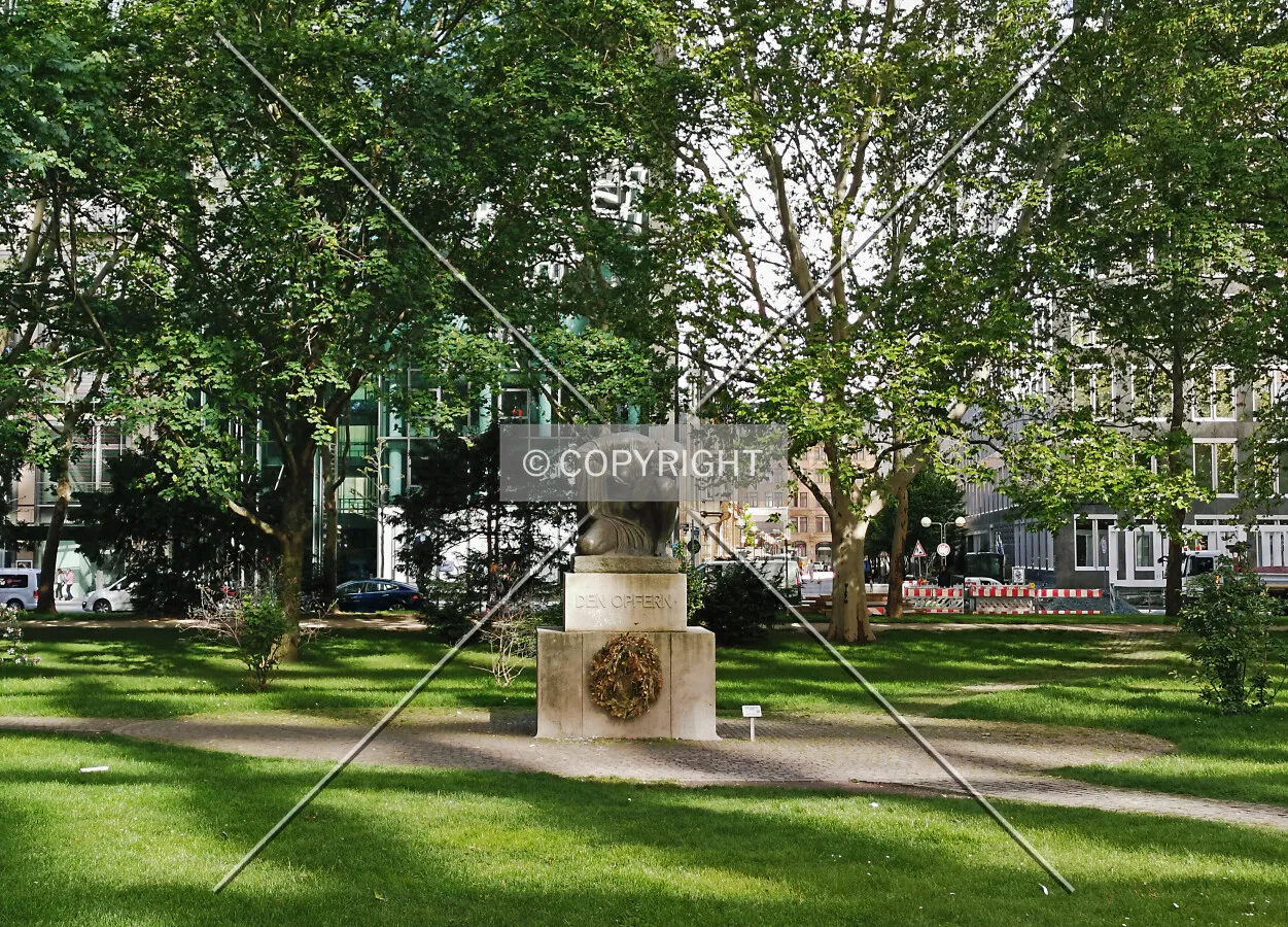 Photo 737-692-736