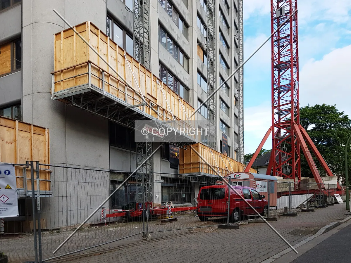 Photo 737-784-977