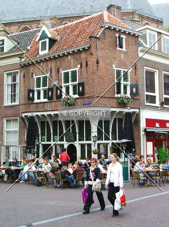 Old house as seen from Langestraat