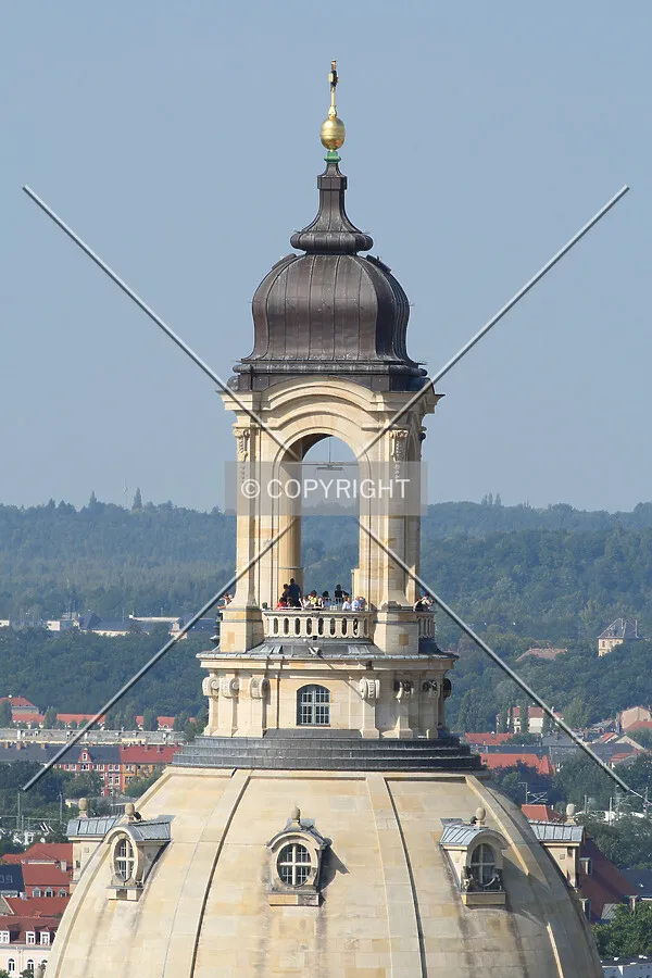 Photo 740-894-948