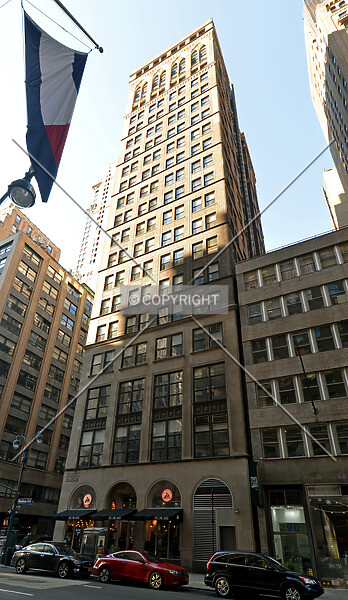 Photo 742-204-644