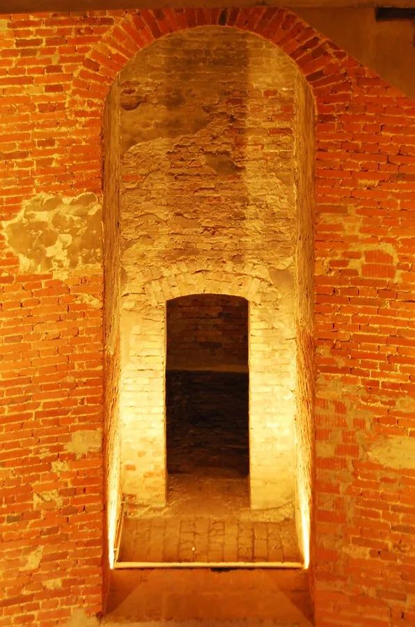 Entrance from the main dome to upper level exhibition areas