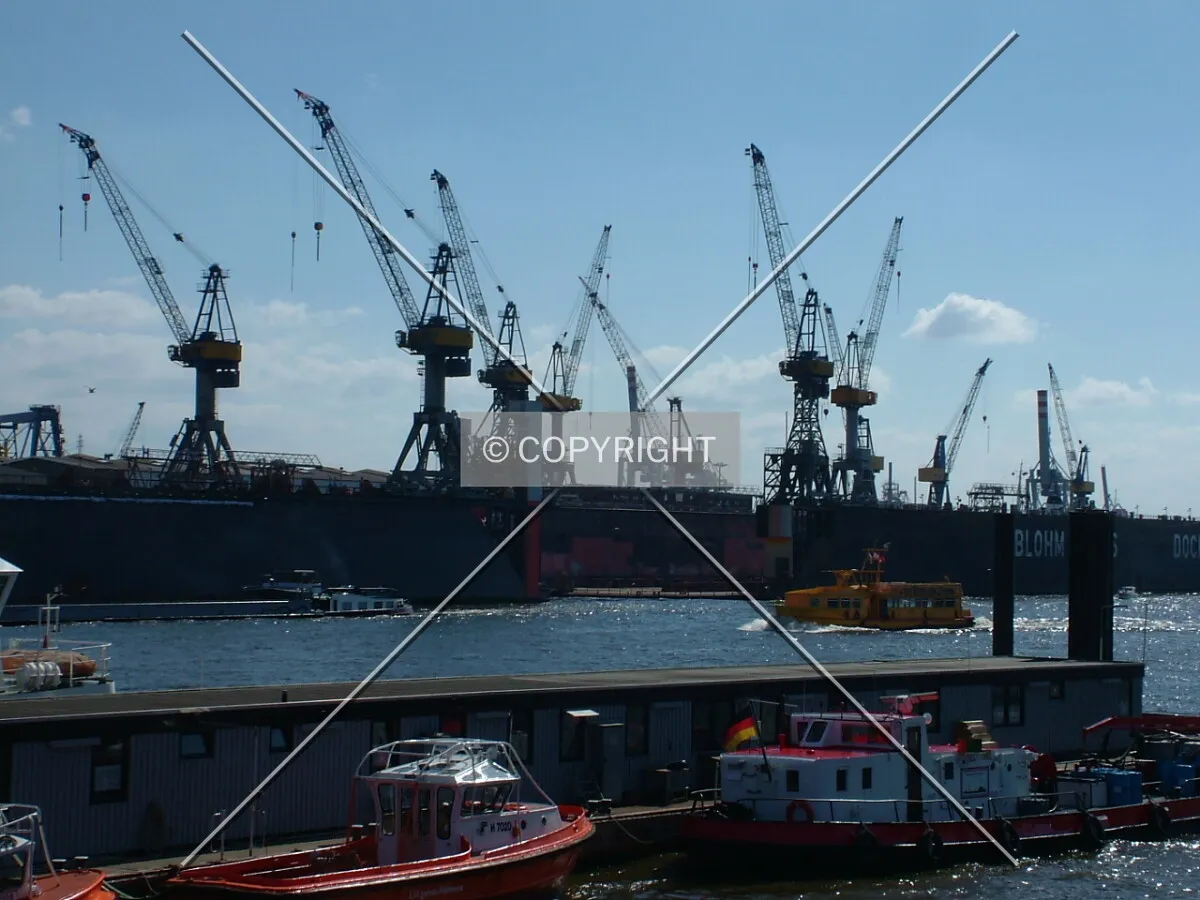 Port in St. Pauli district