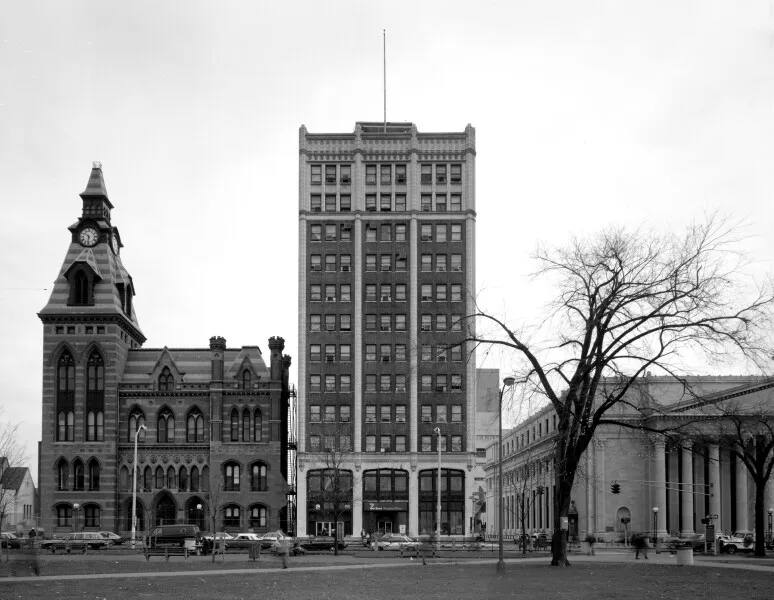 Photo 744-192-844
