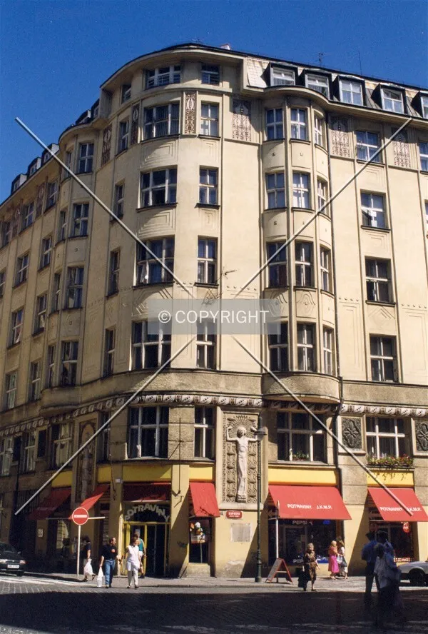 An art deco corner building