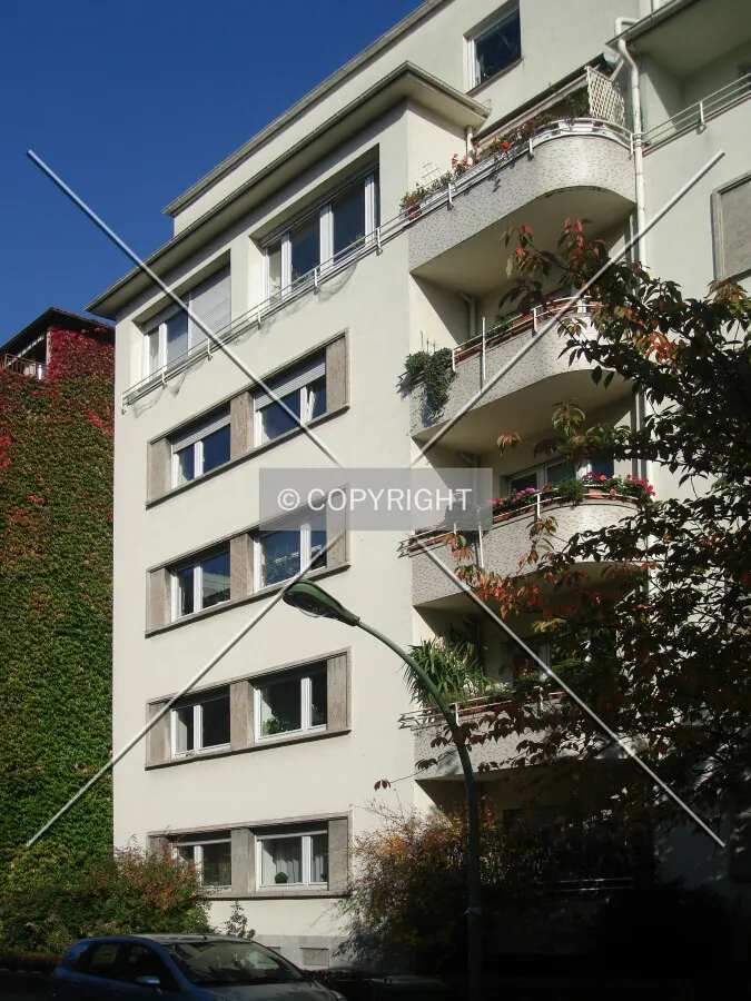 Photo 744-905-674