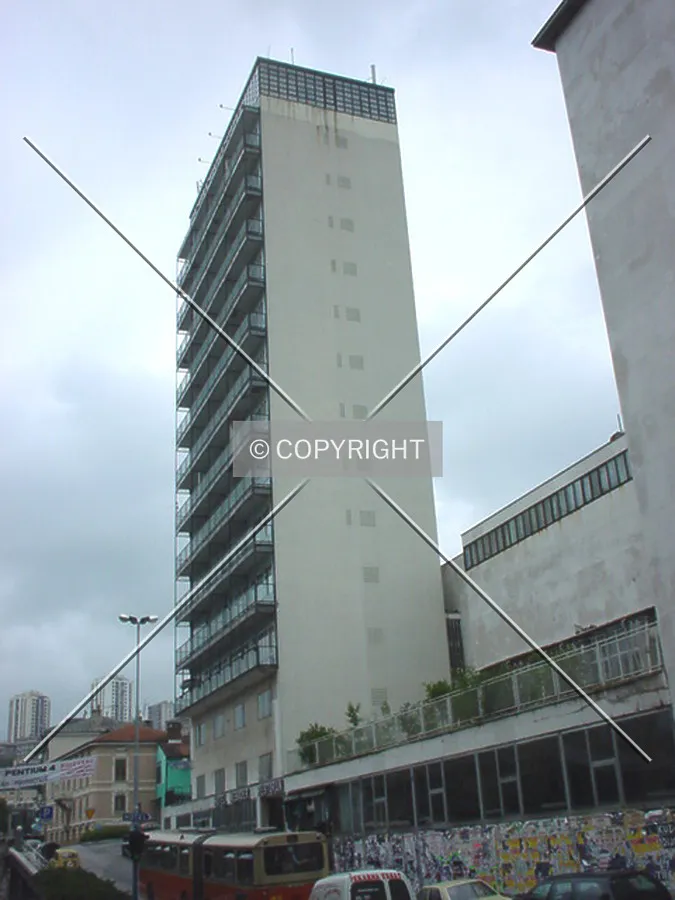 Photo 745-166-768