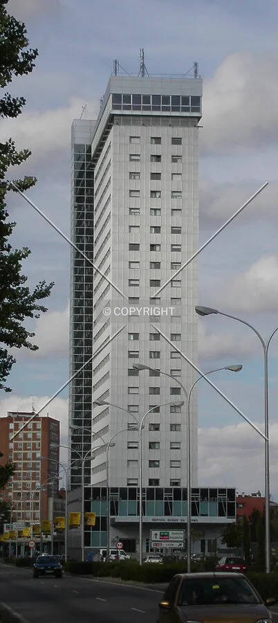 Building view from Carretera de Salamanca