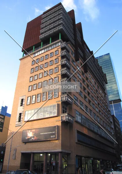 Photo 746-915-724
