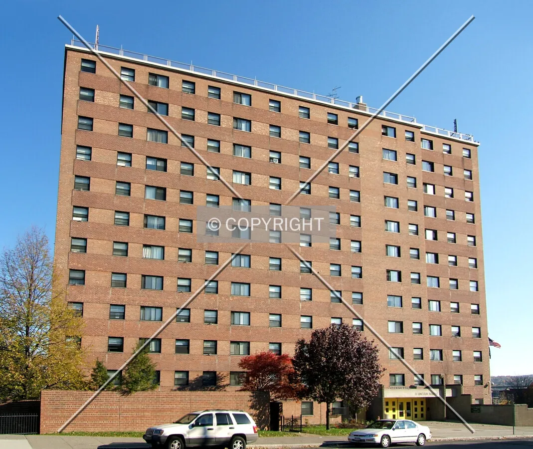 Photo 747-807-026