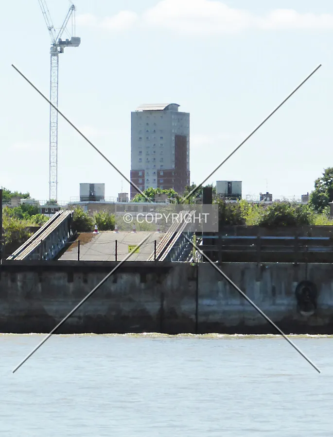 Photo 748-017-898