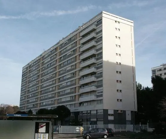 Street elevation view