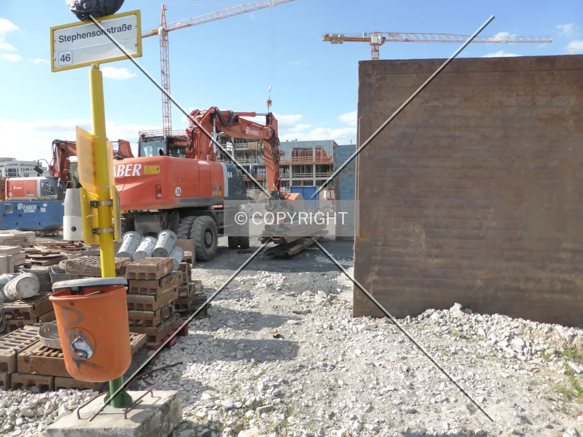 Photo 748-668-216