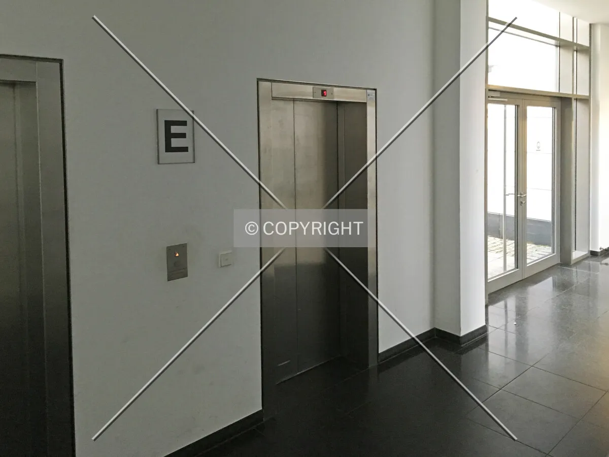 Photo 749-184-331