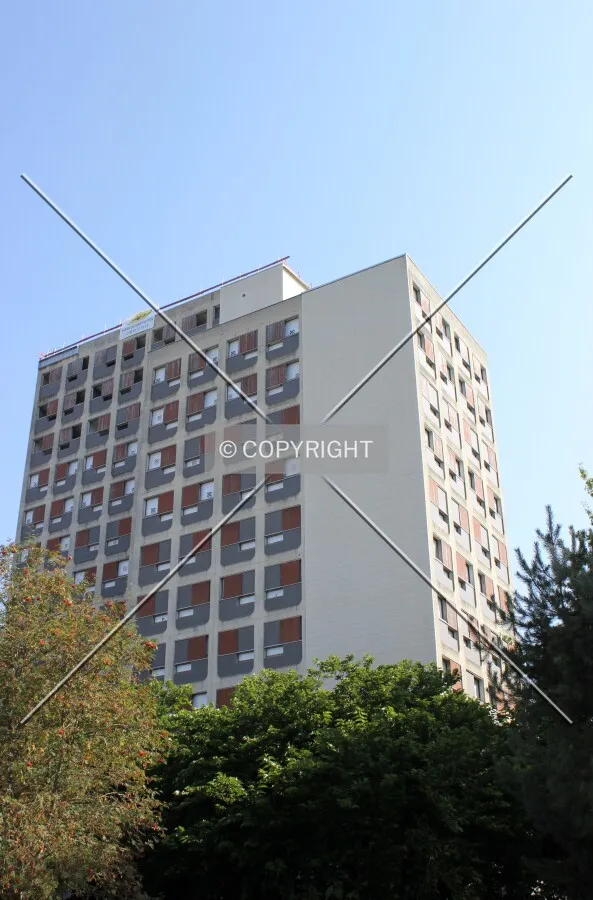 Photo 749-716-471