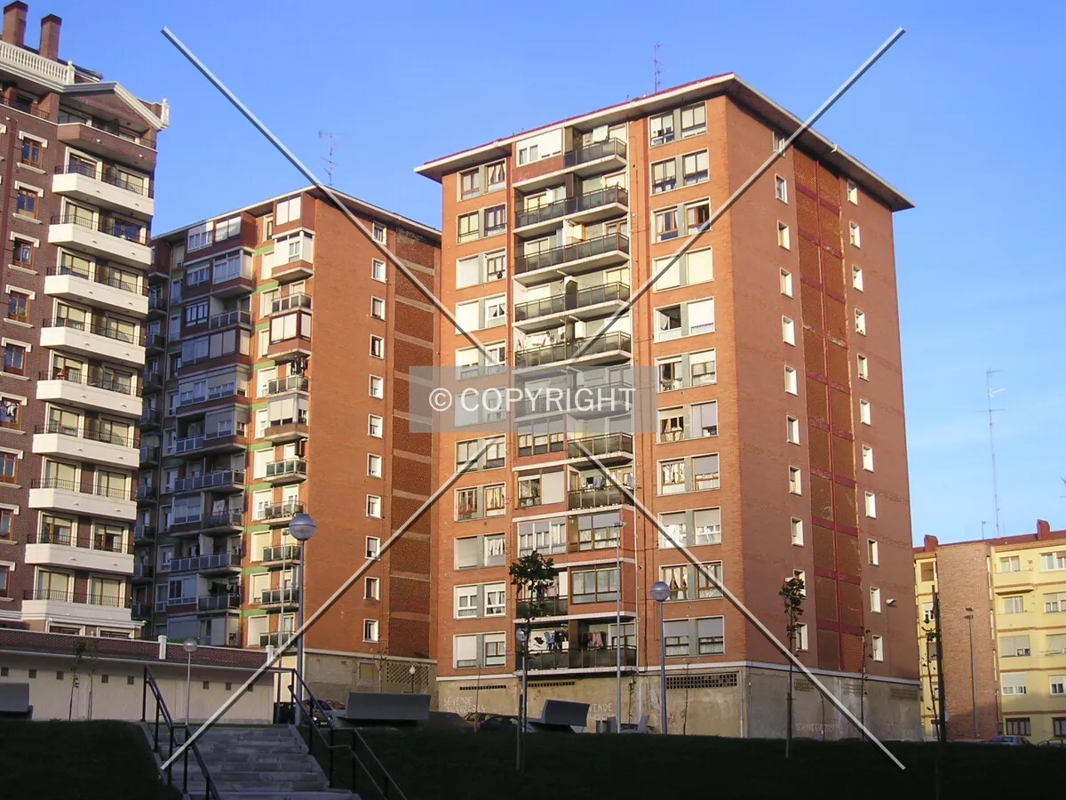 View in comparison with nearby buildings