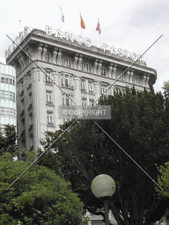 View of the building from a nearly park