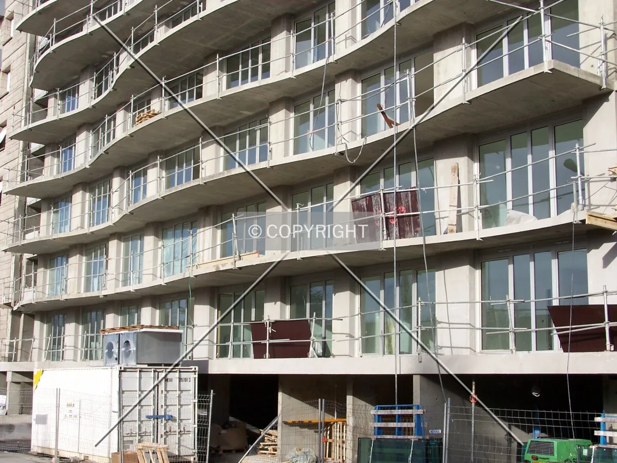 Pied de l'immeuble sur l'Avenue Arisitide Briand