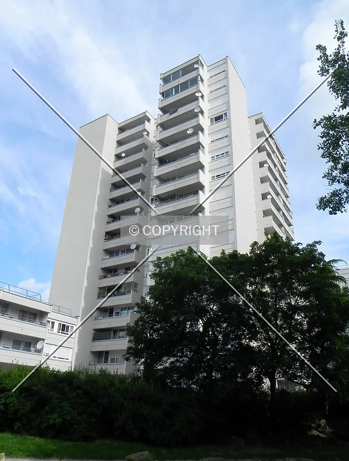 Southeast corner view.