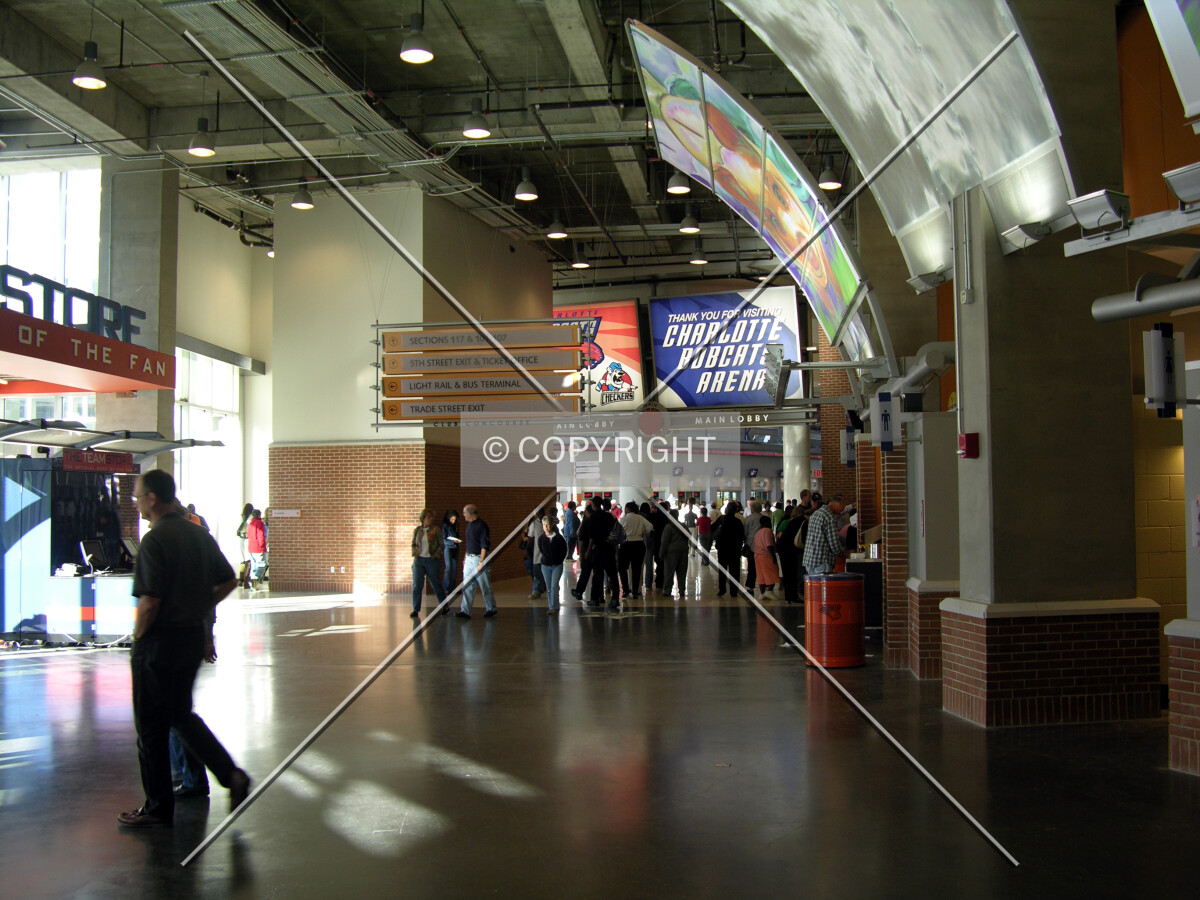 Concourse on the southern side of the lower level
