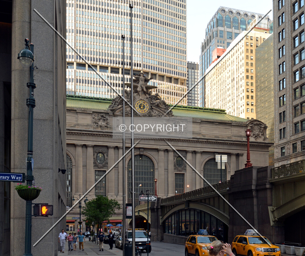 View from the southwest at 41st Street and Park Avenue