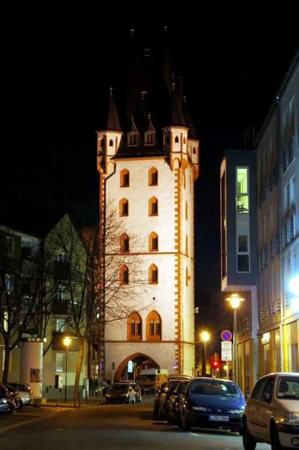 View along Holzstraße