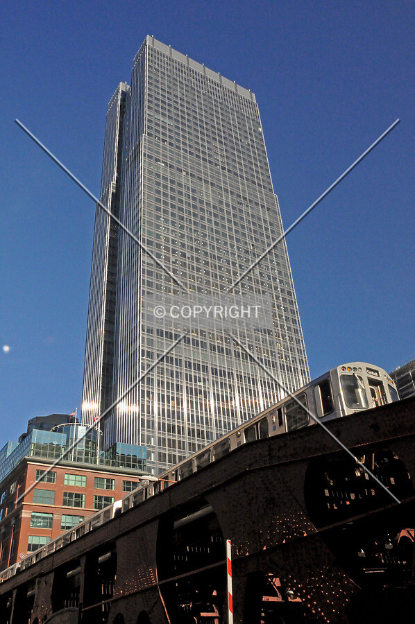 Looking up from the intersection of Wacker Drive and Wells Street